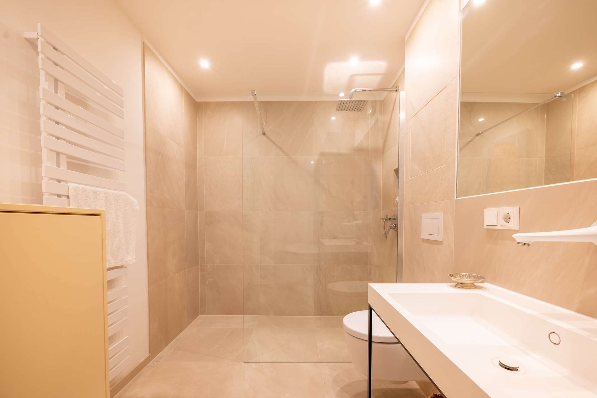 Badezimmer mit Waschmaschinenanschluss