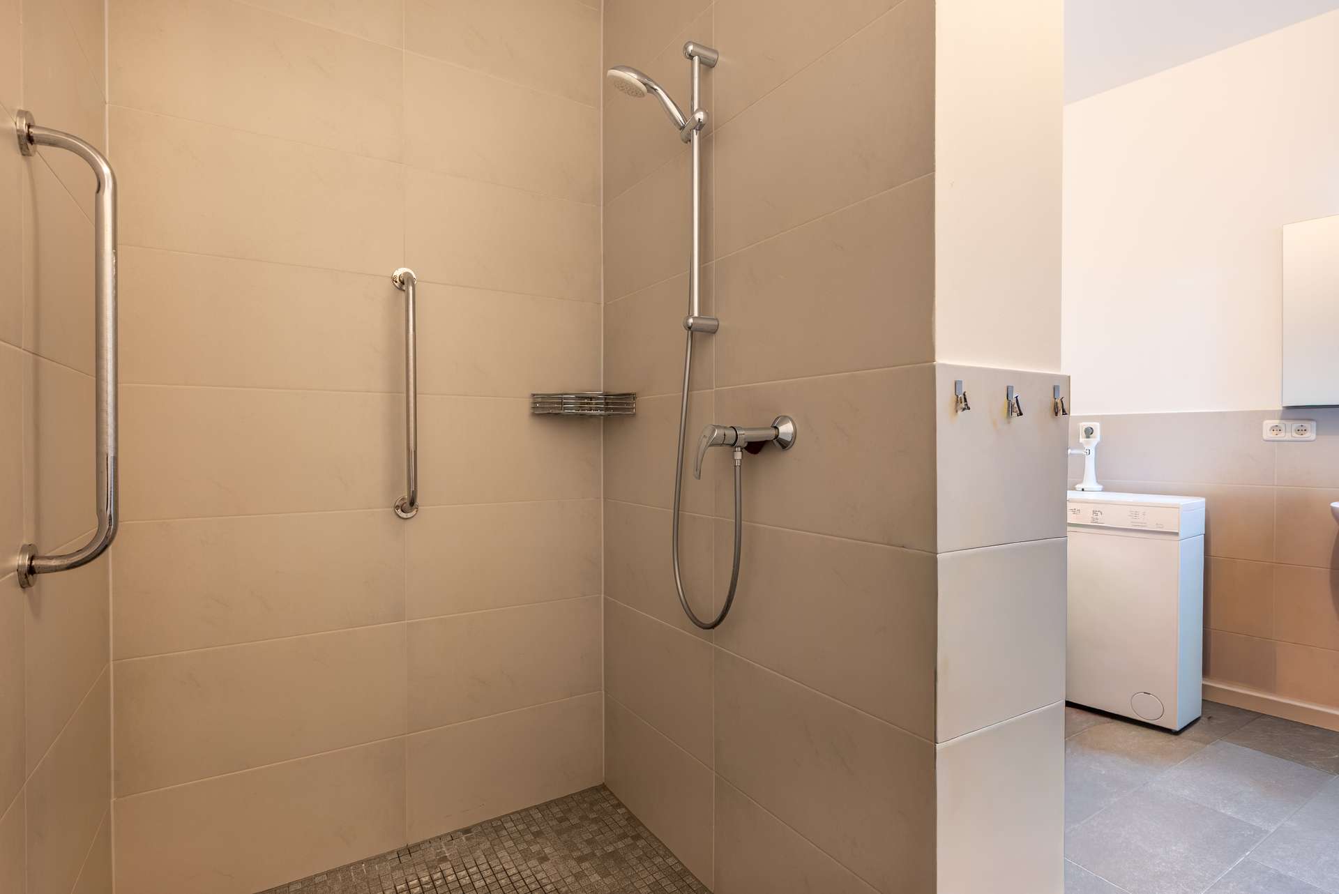 Bodentiefe Regendusche