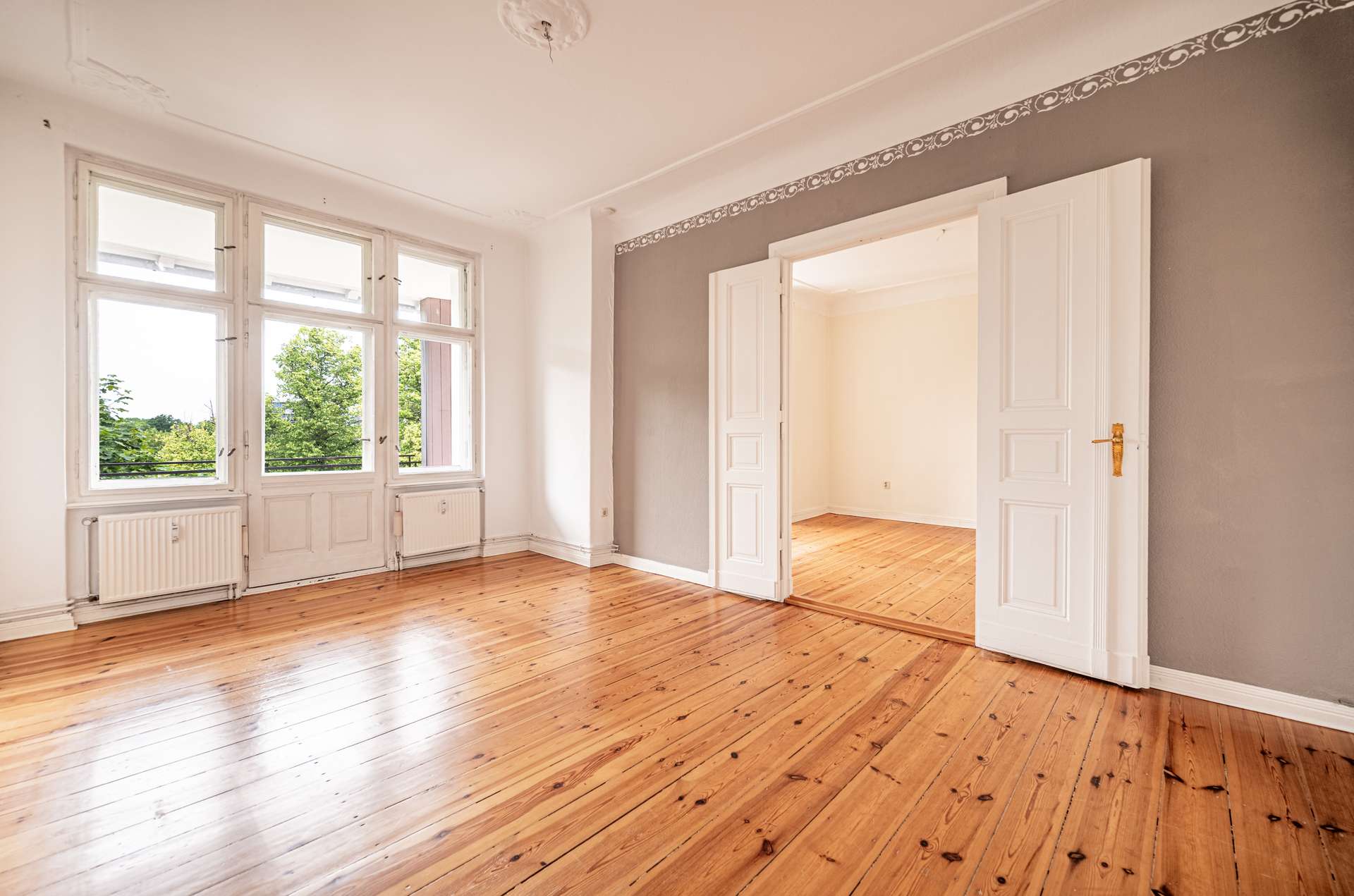 Grou00dfzu00fcgiges Wohnzimmer