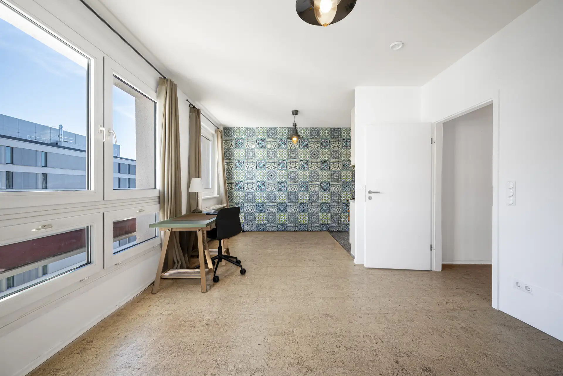 Wohn- und Schlafzimmer mit Sichtachse zur Ku00fcche 
