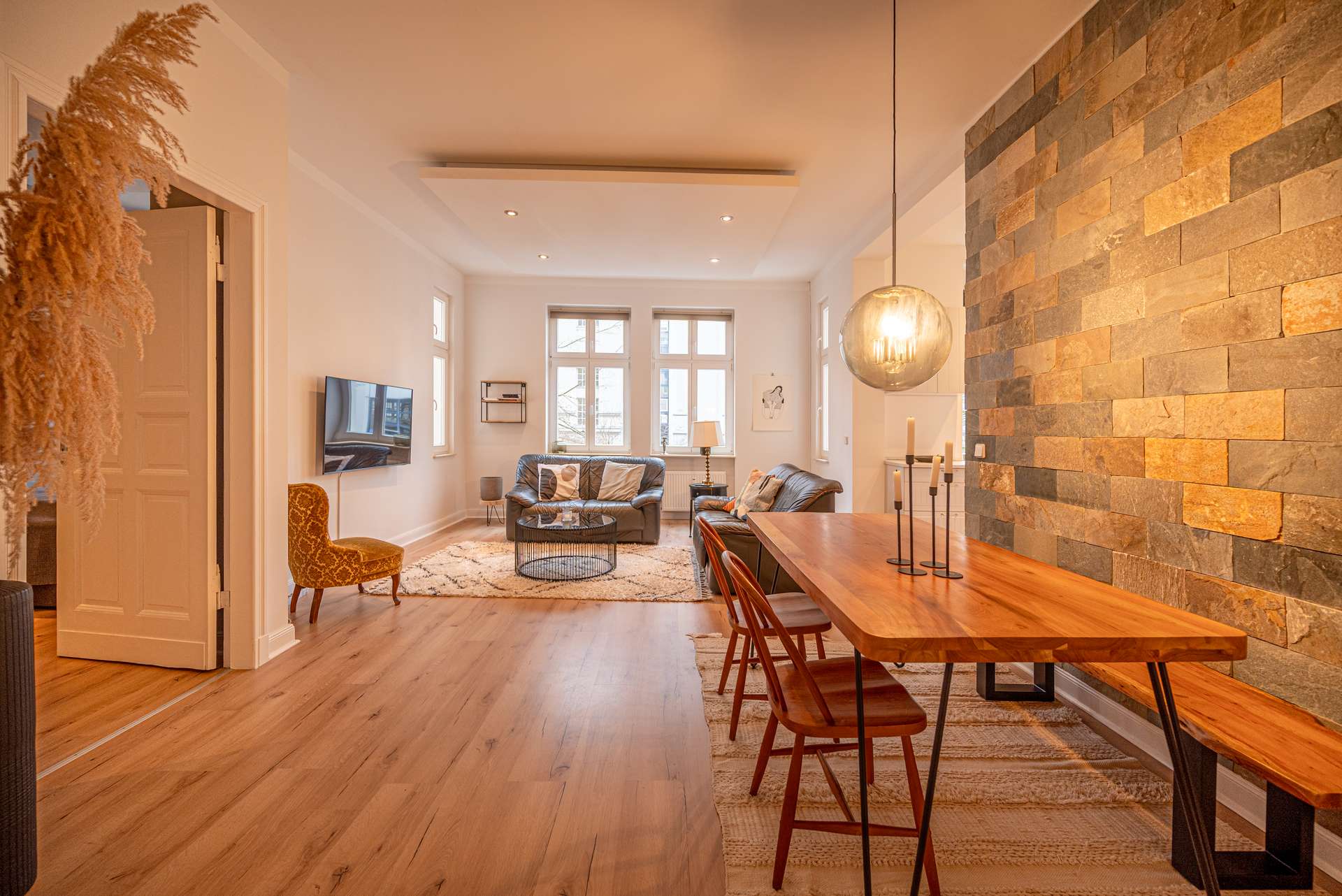 Wohnzimmer und Essbereich