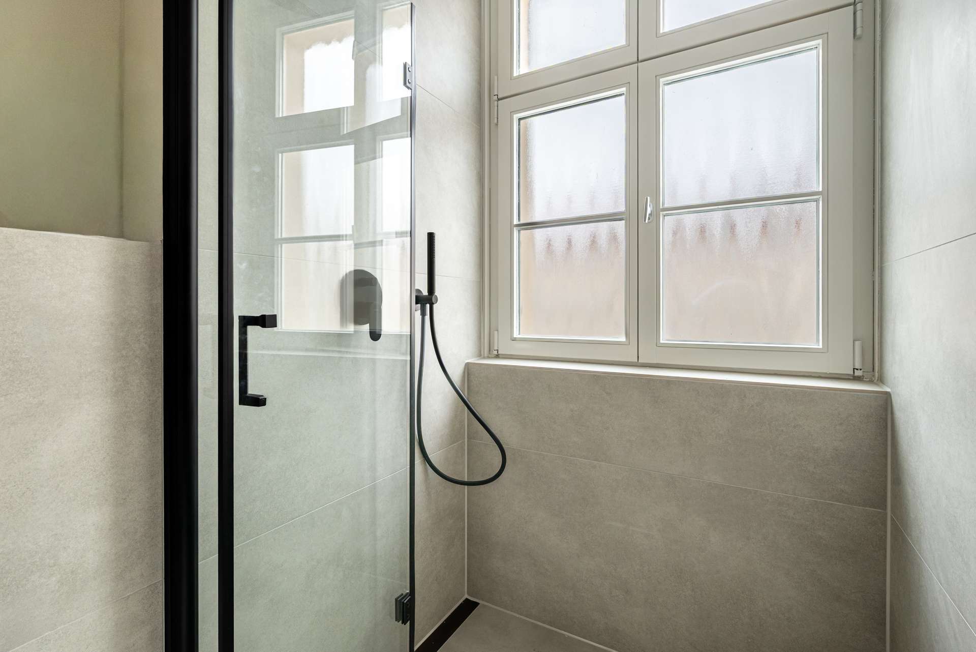 Bodentiefe Regendusche