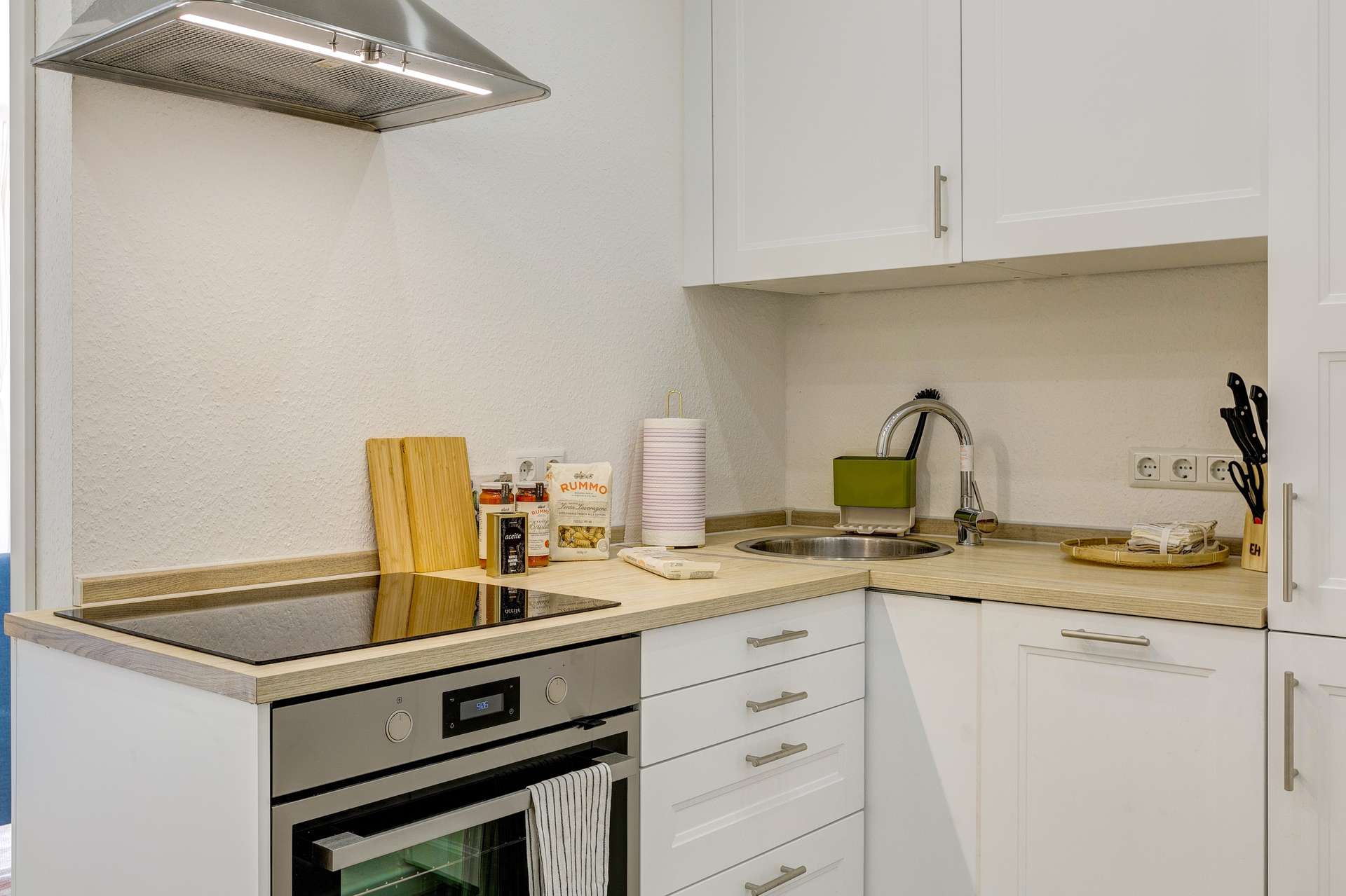 Vollausgestattete Ku00fcche