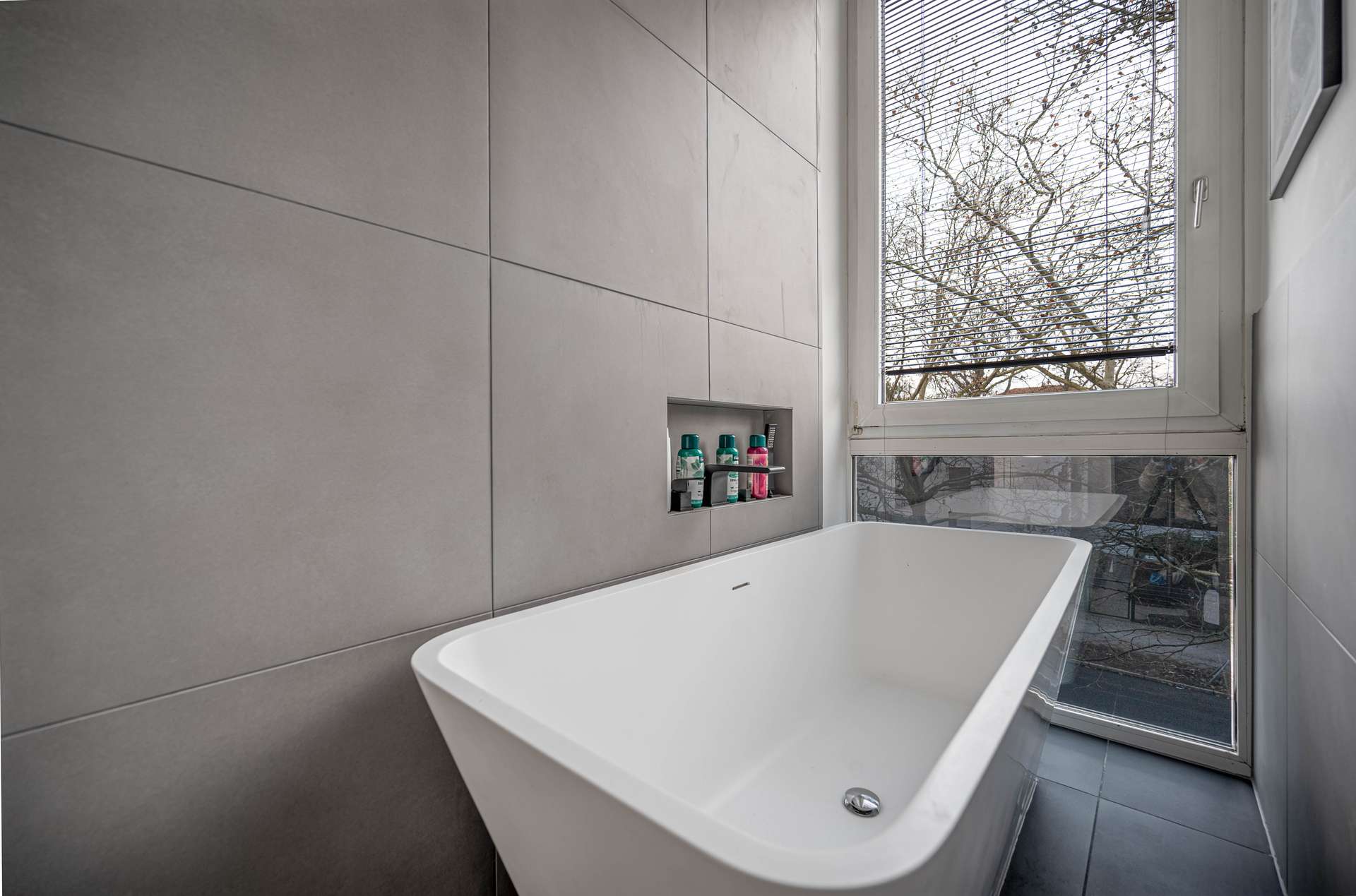 Badewanne aus Mineralguss