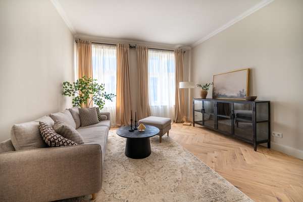 Grou00dfes Wohnzimmer
