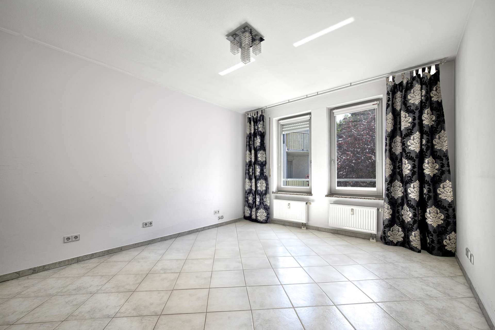 Schlafzimmer 1