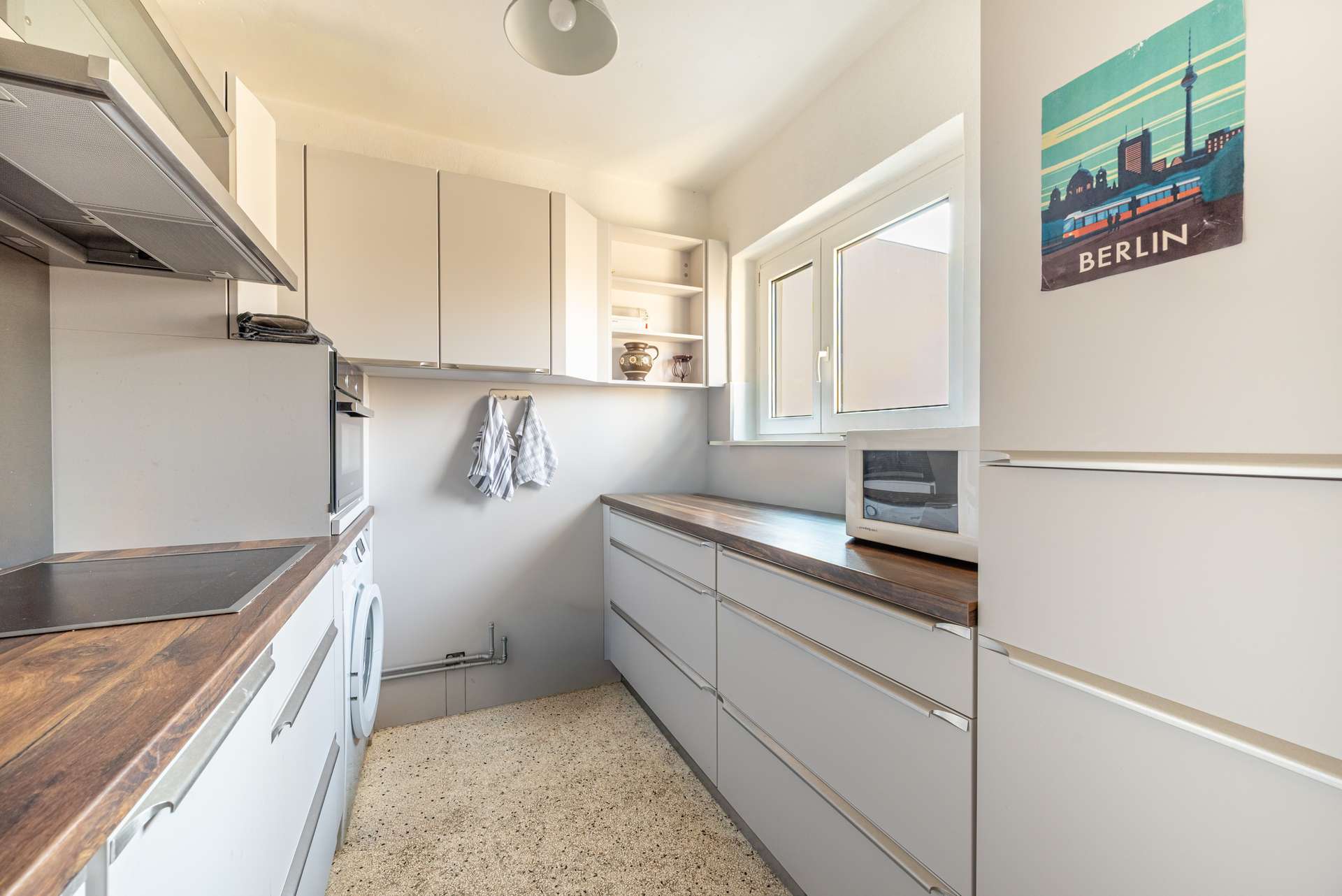 Neue Einbauku00fcche mit Markengeru00e4ten