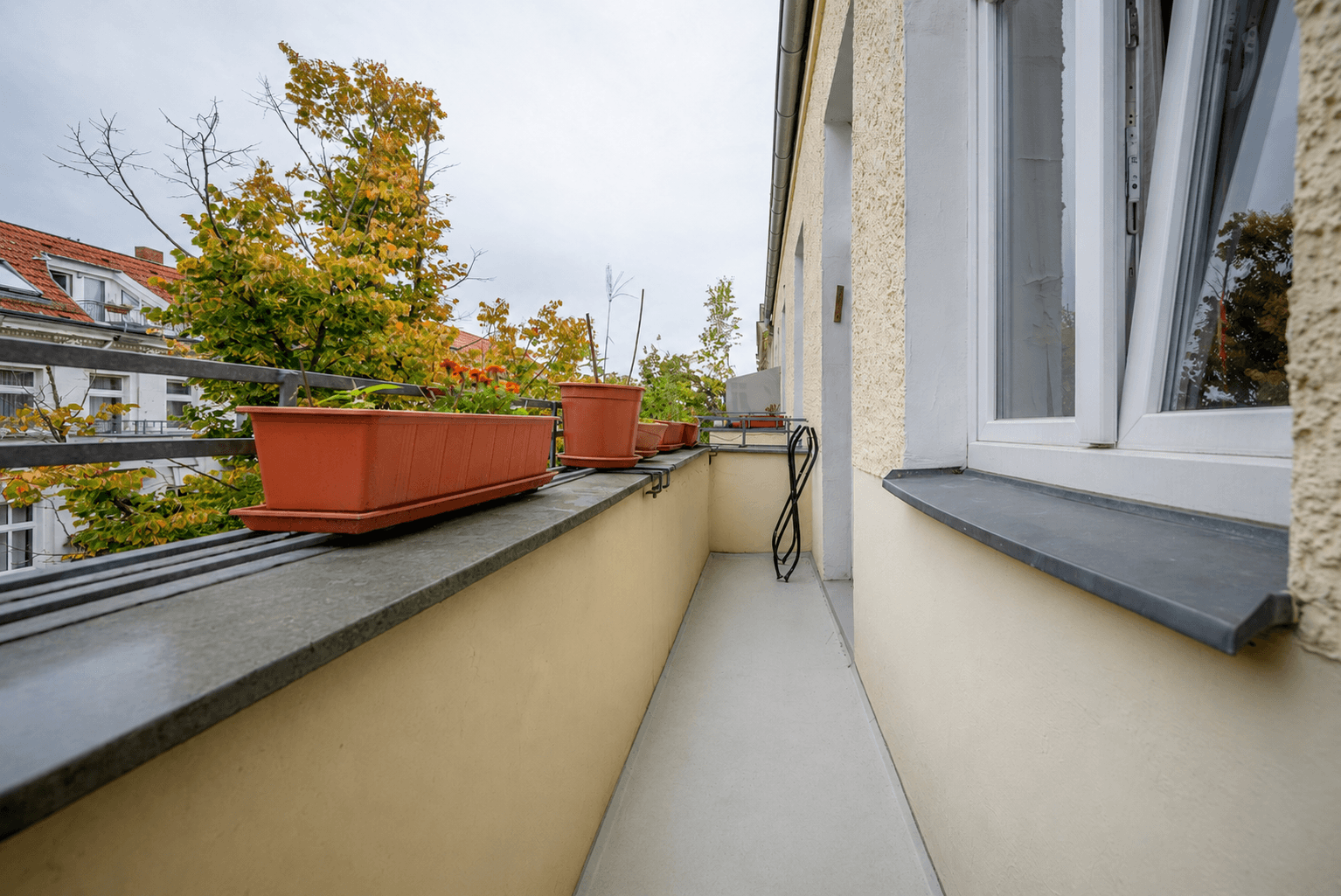 Grou00dfer Balkon