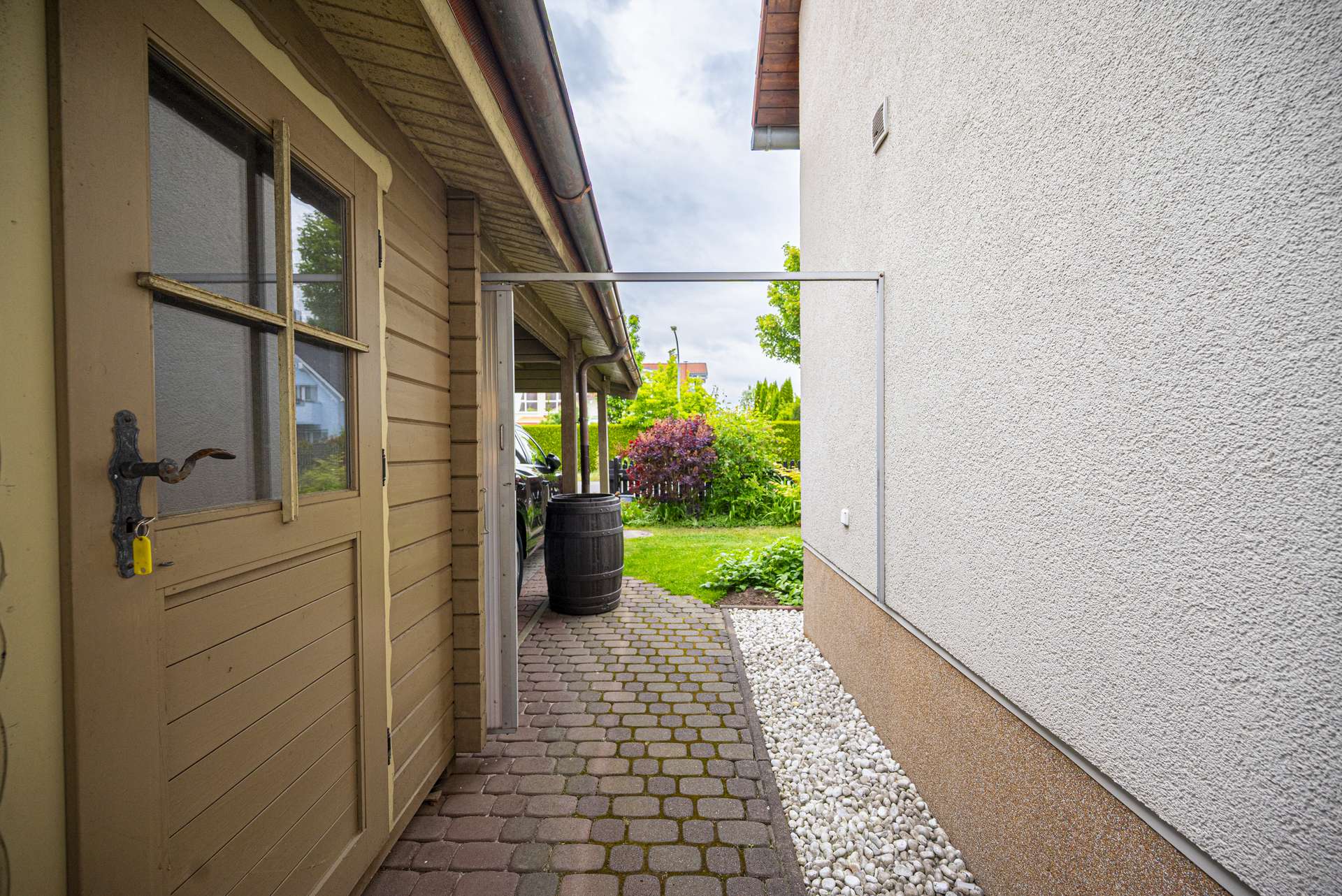 Garten + Carport / Nebengelass