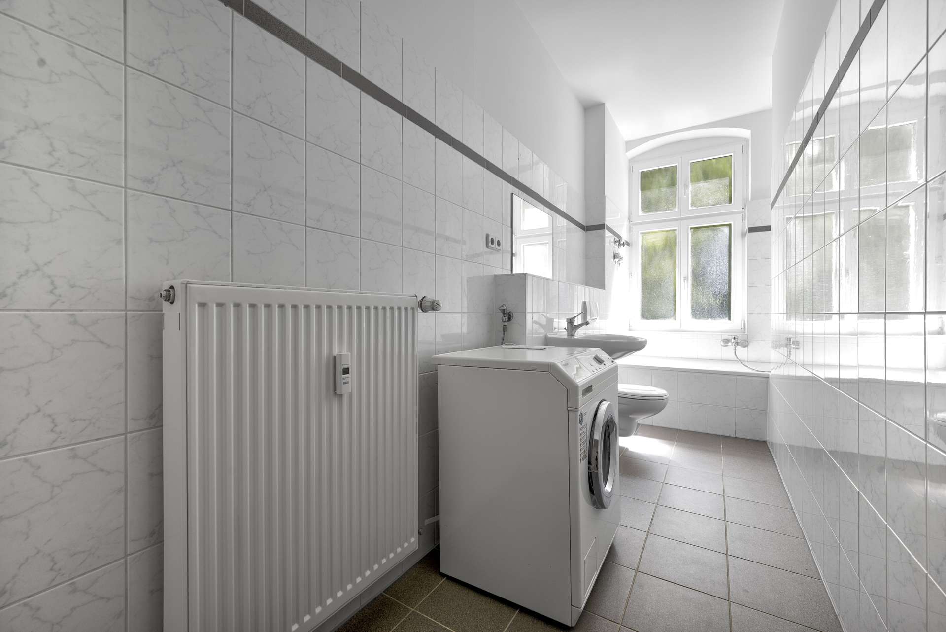 Voll ausgestattetes Badezimmer