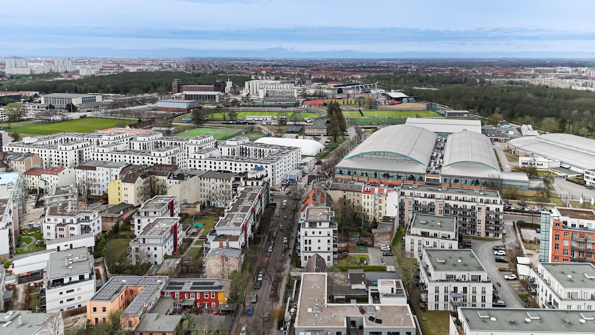 In der Nu00e4he liegt das Sportforum Hohenschu00f6nhausen