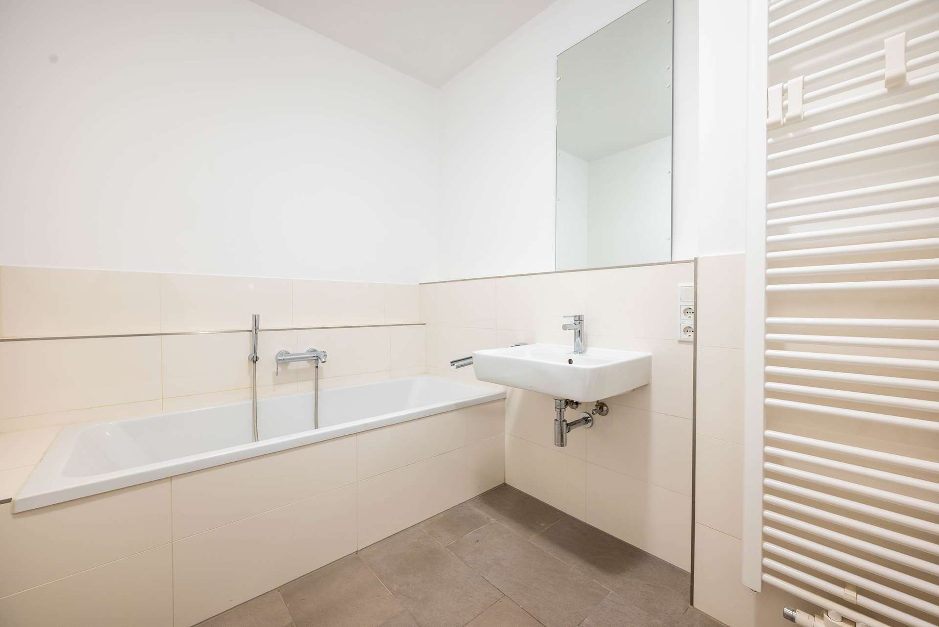 Badezimmer mit Badewanne