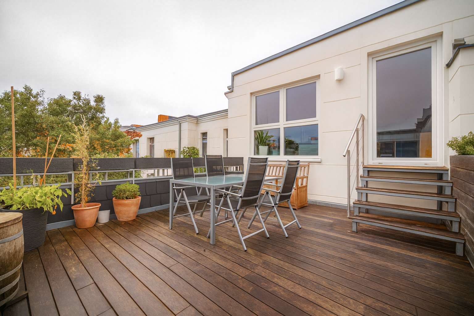 Uneinsehbare Su00fcd-Dachterasse