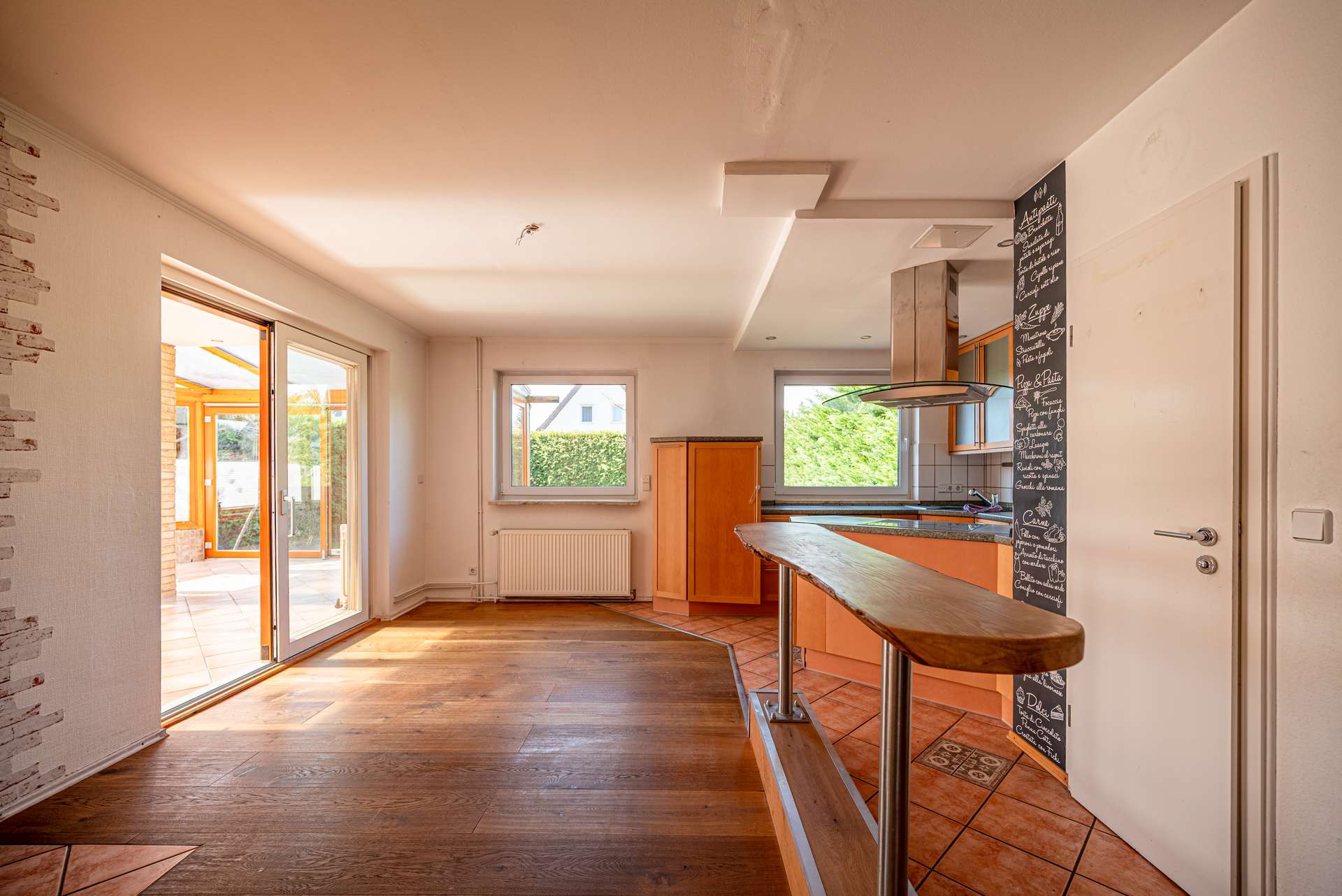 Essbereich mit offener Ku00fcche