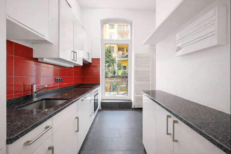 Ku00fcche mit Balkon-Zugang