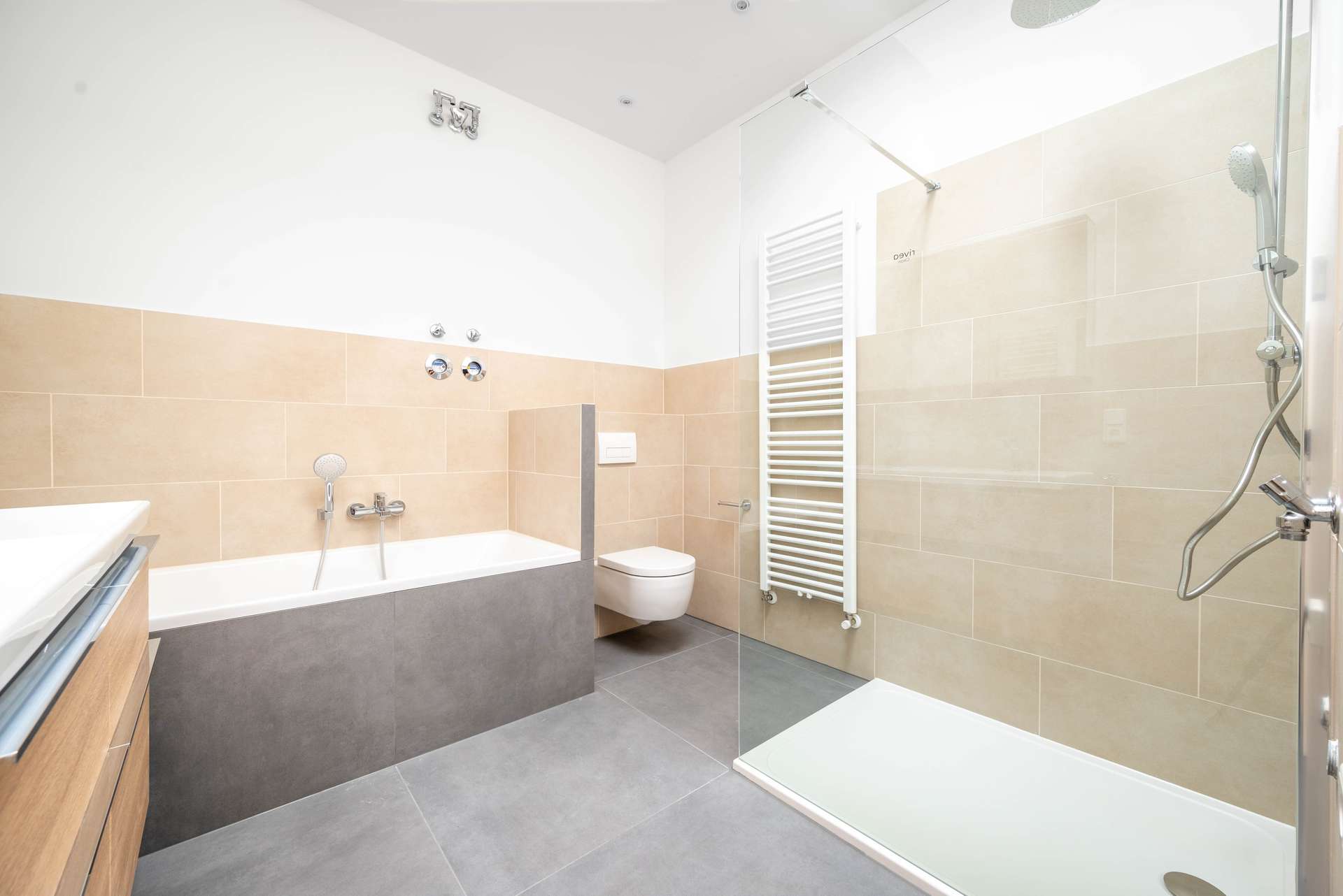 Badezimmer mit Fuu00dfbodenheizung