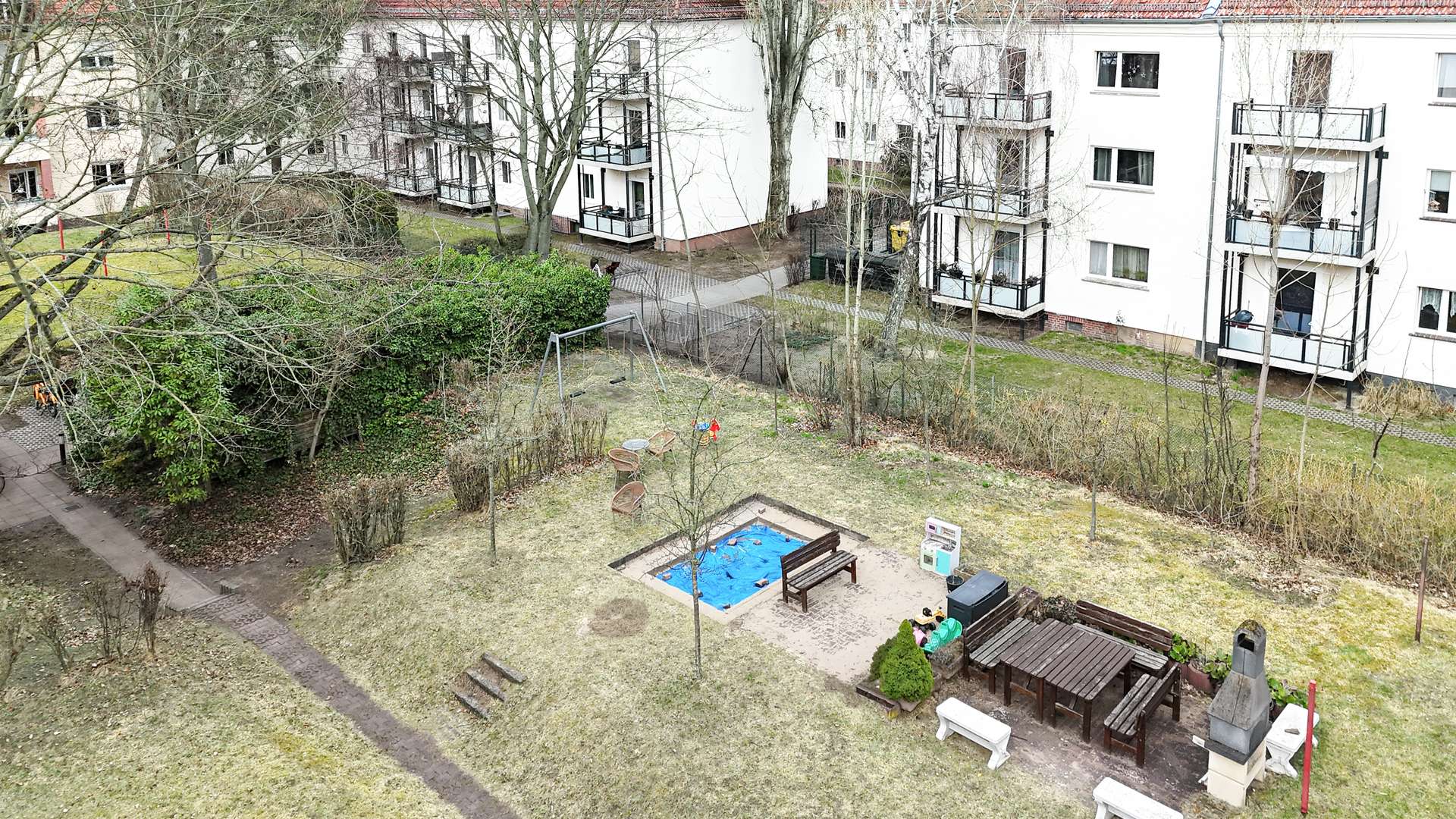 Begru00fcnter Innenhof