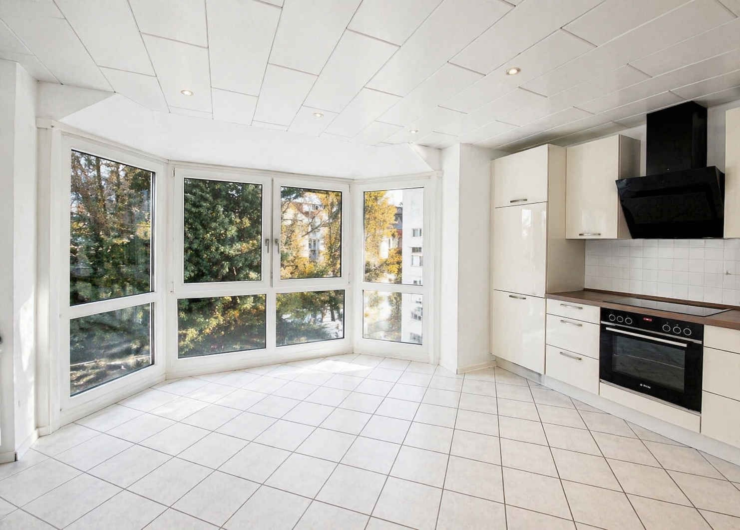 helle Ku00fcche mit Erker