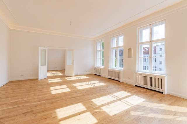 Lichtdurchflutetes Wohnzimmer