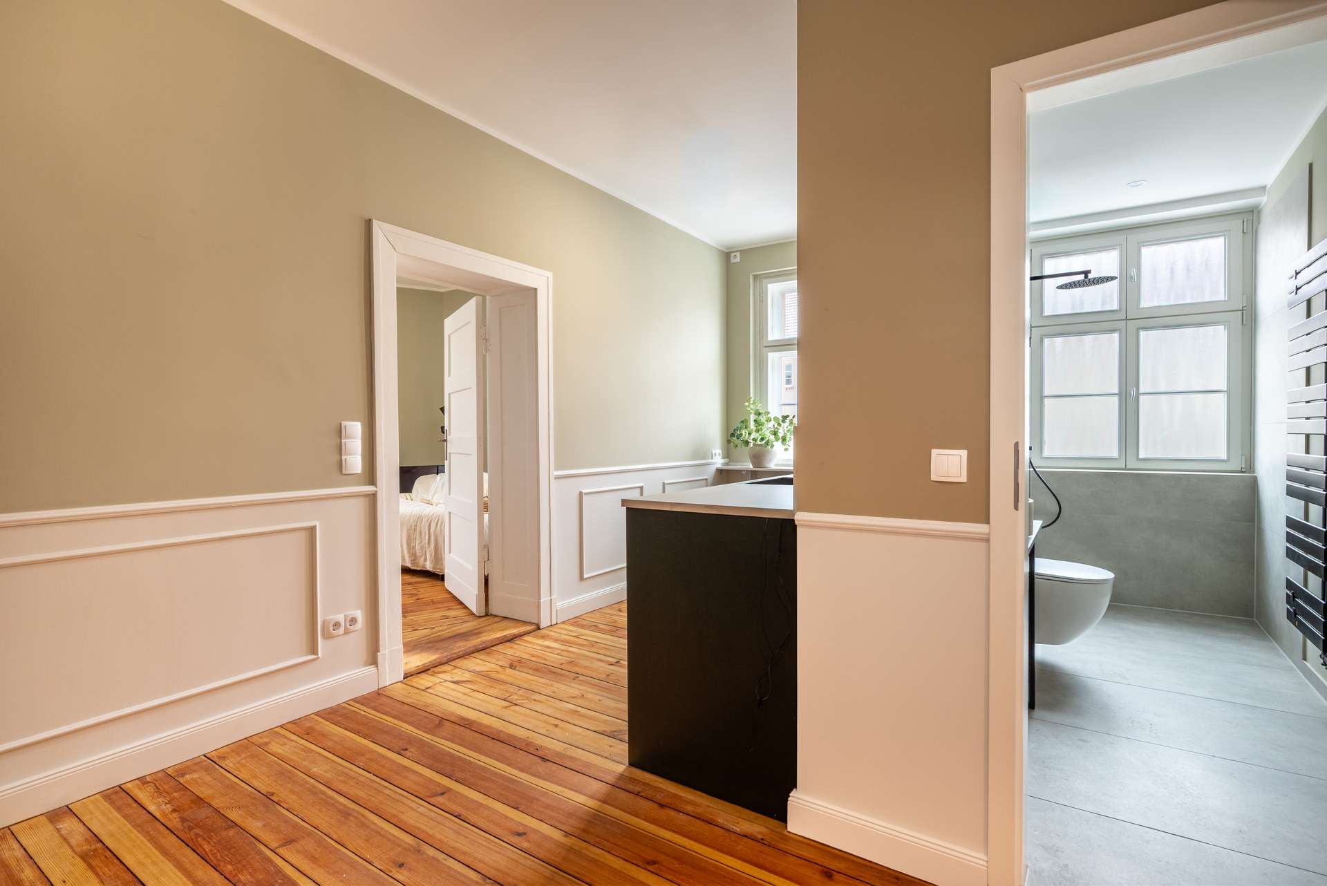 Einladender Blick vom Entru00e9e in die Wohnung