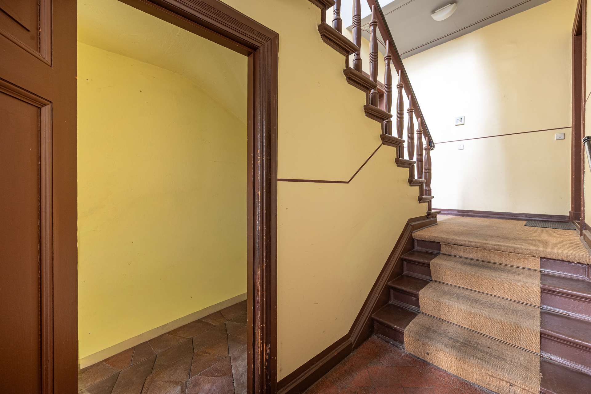 Separater Abstellraum im Treppenhaus exklusiv zur Wohnung