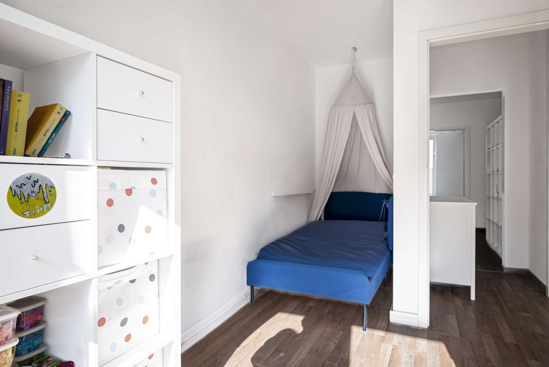 Kinderzimmer mit praktischer Bettnische