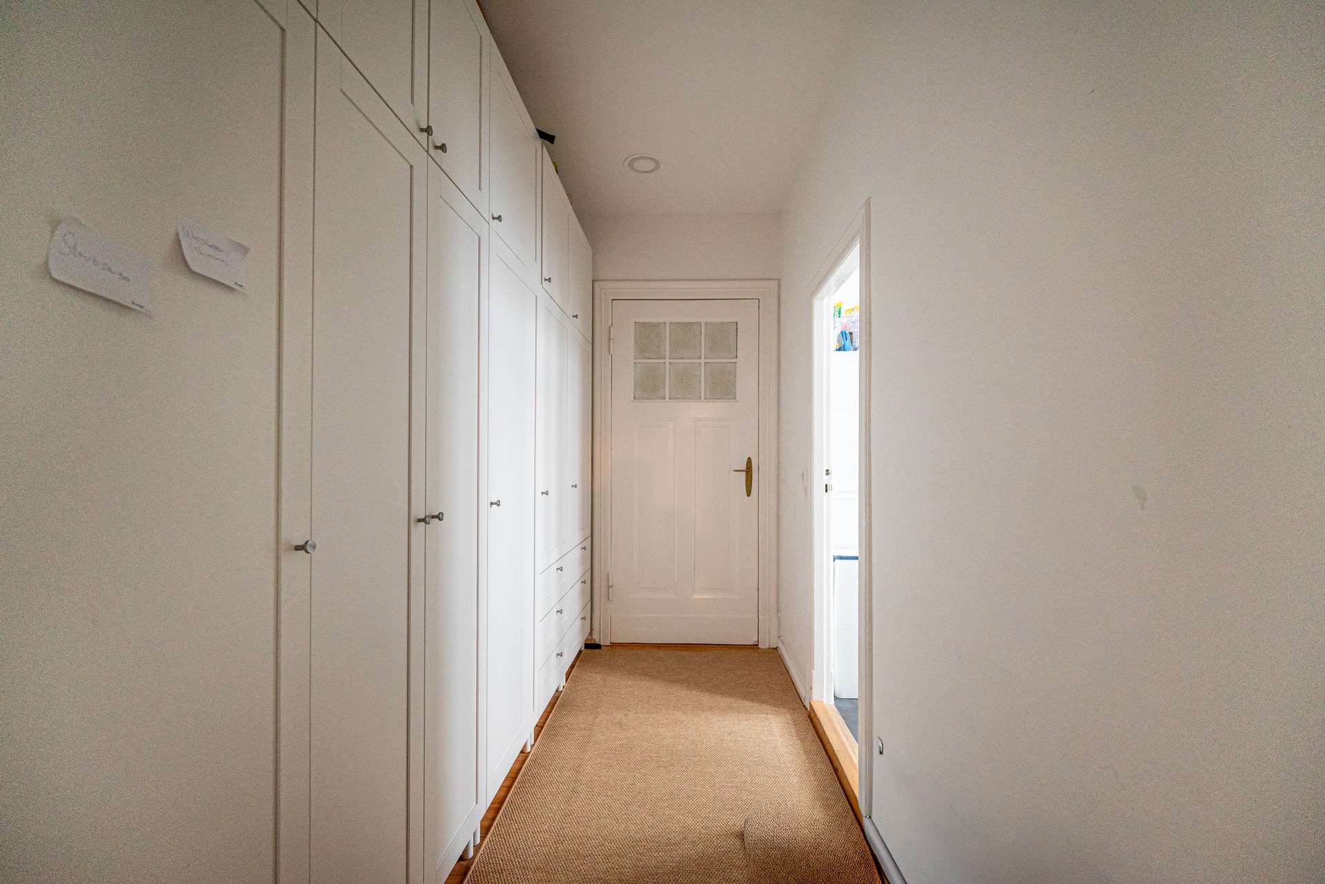 Flur mit Einbauschrank