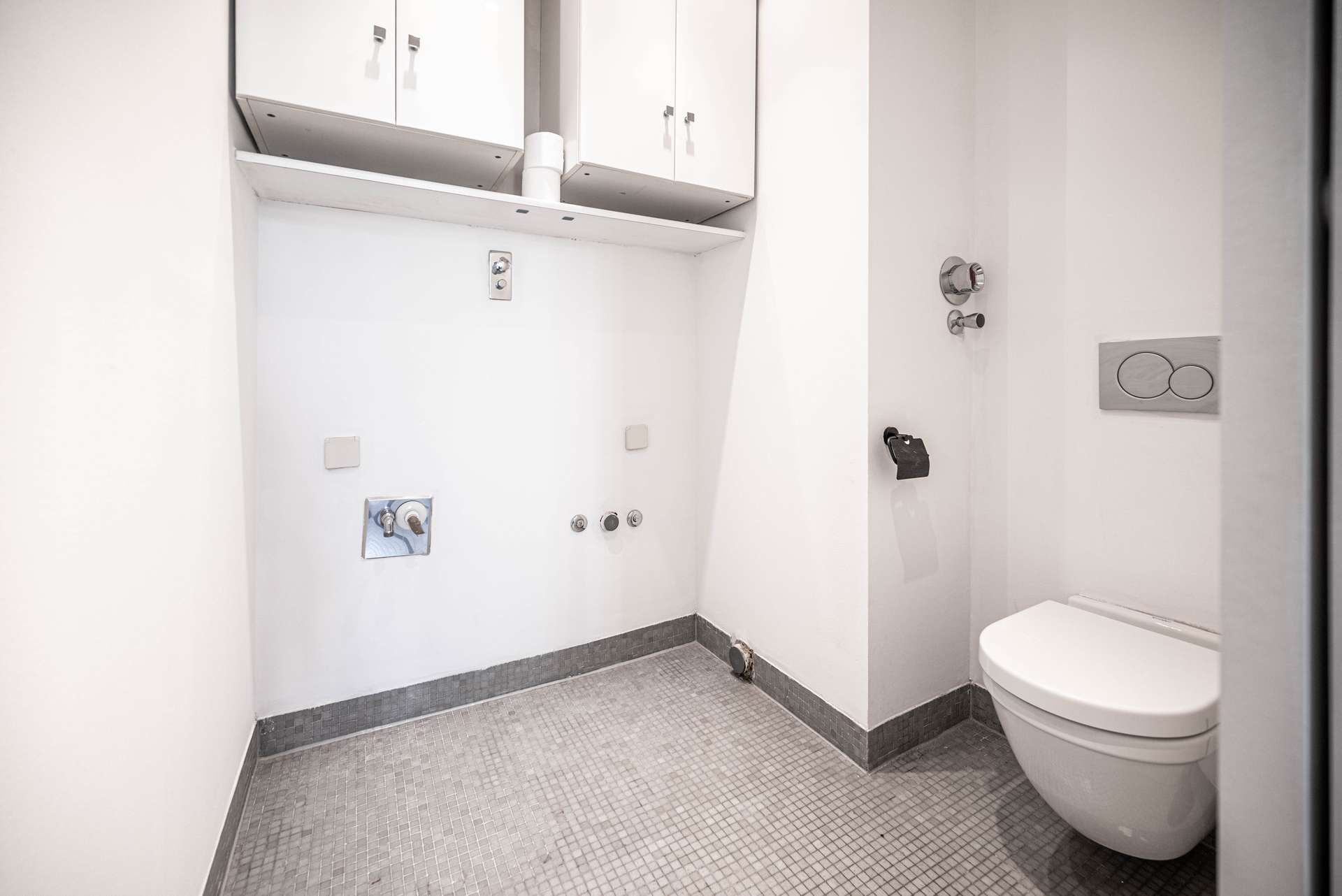 Hauswirtschaftsraum mit Gu00e4ste WC