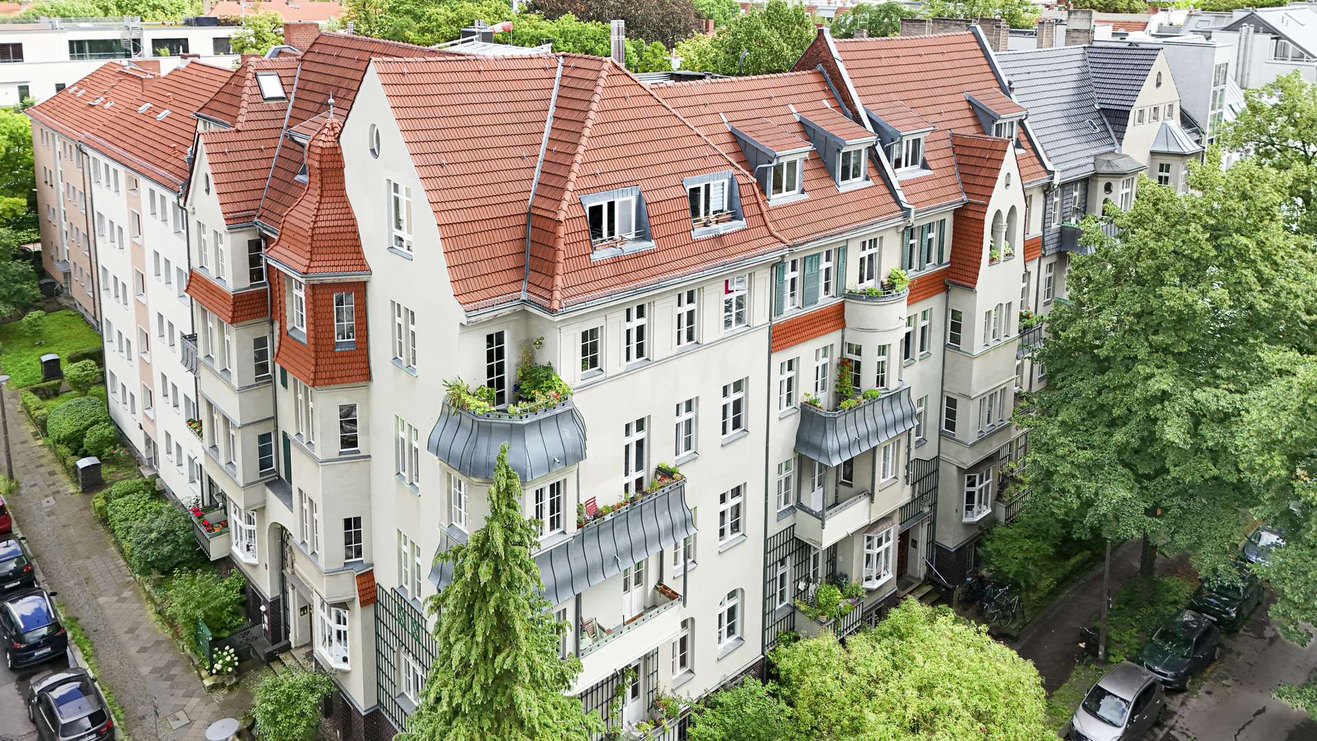 Beeindruckender Gru00fcnderzeitaltbau