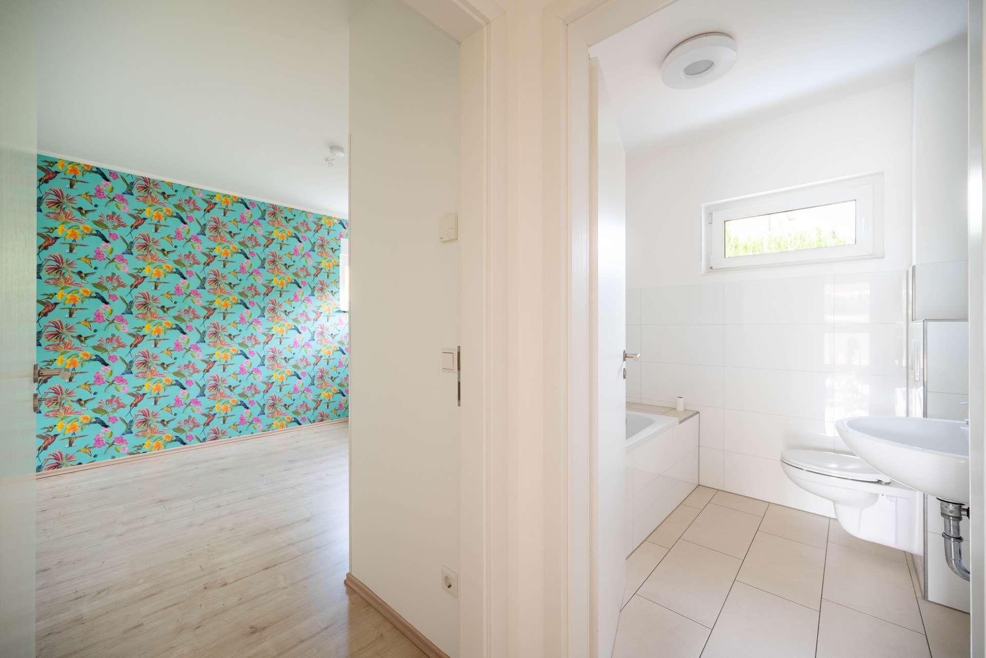 Blick ins Schlaf-& Badezimmer