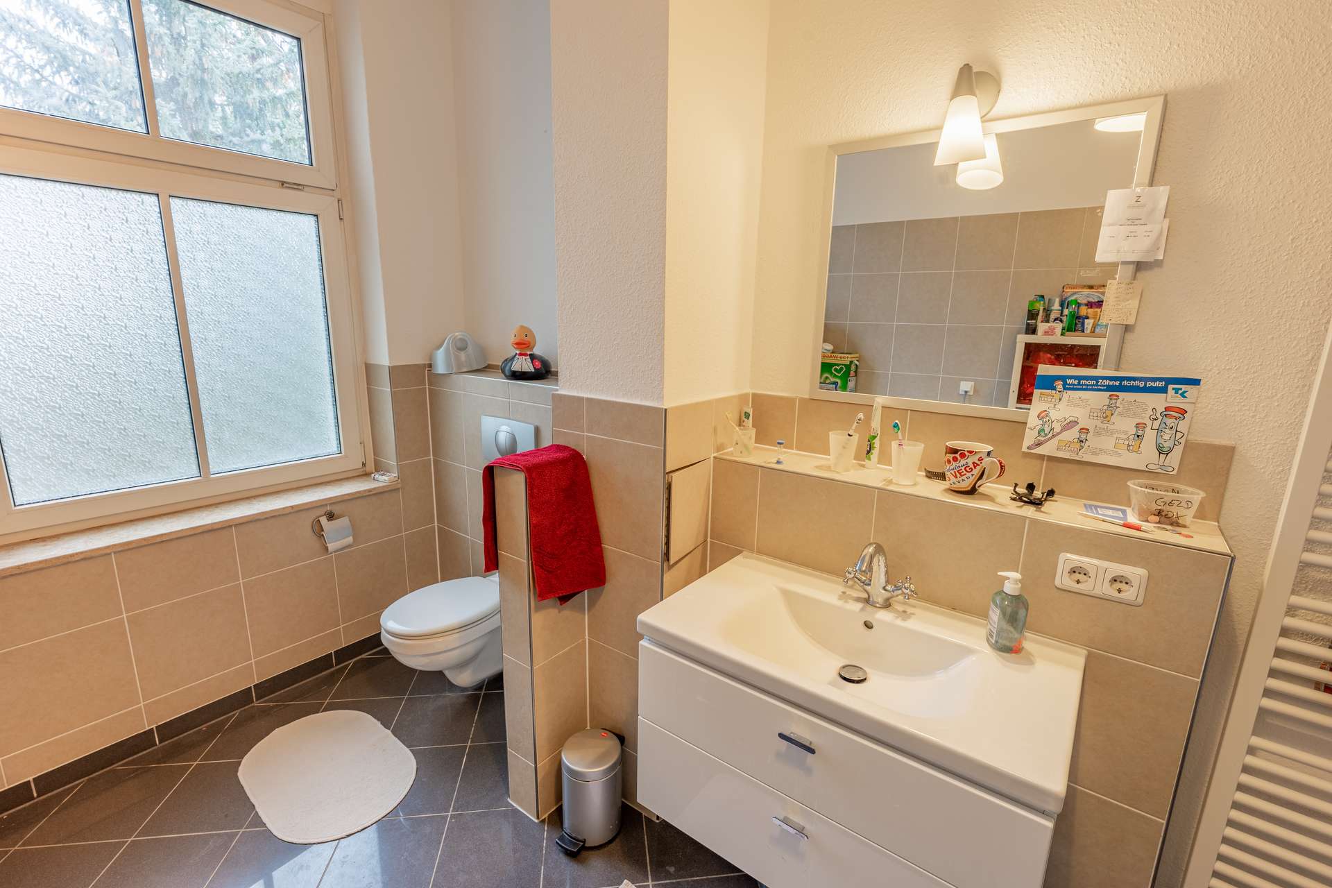 modernes Badezimmer