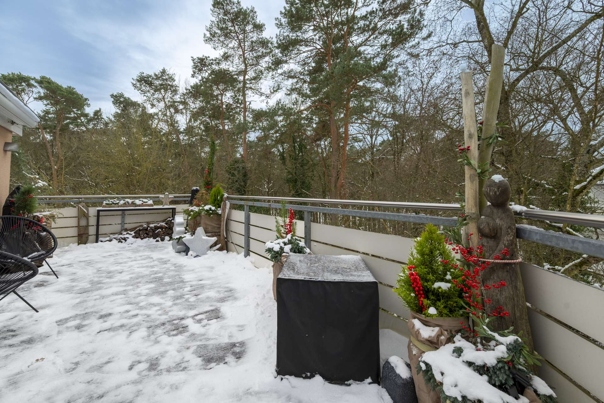 Unverbaubarer Waldblick von der grou00dfen Terrasse