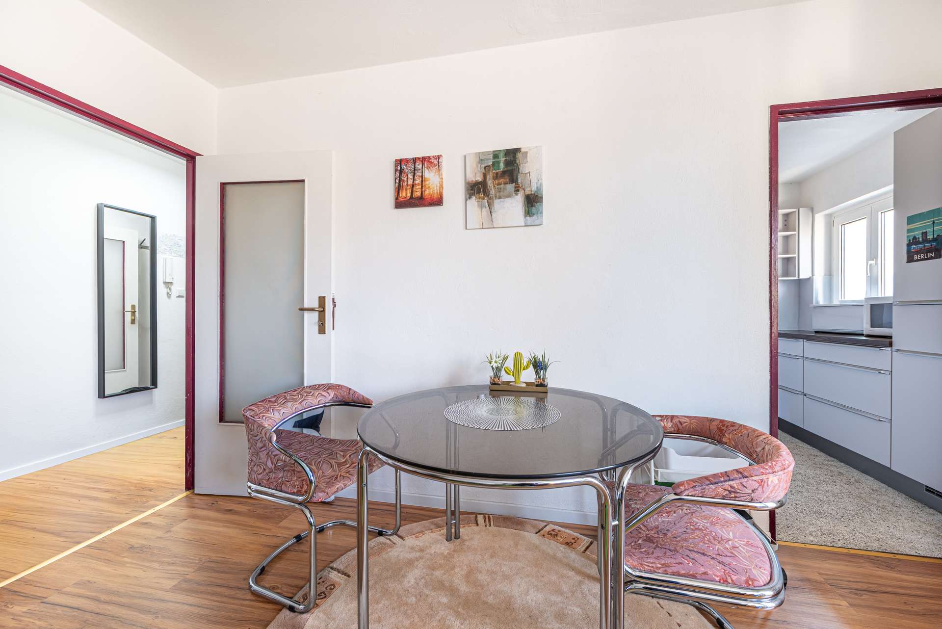 Gemu00fctlicher Essbereich mit Nu00e4he zur Ku00fcche