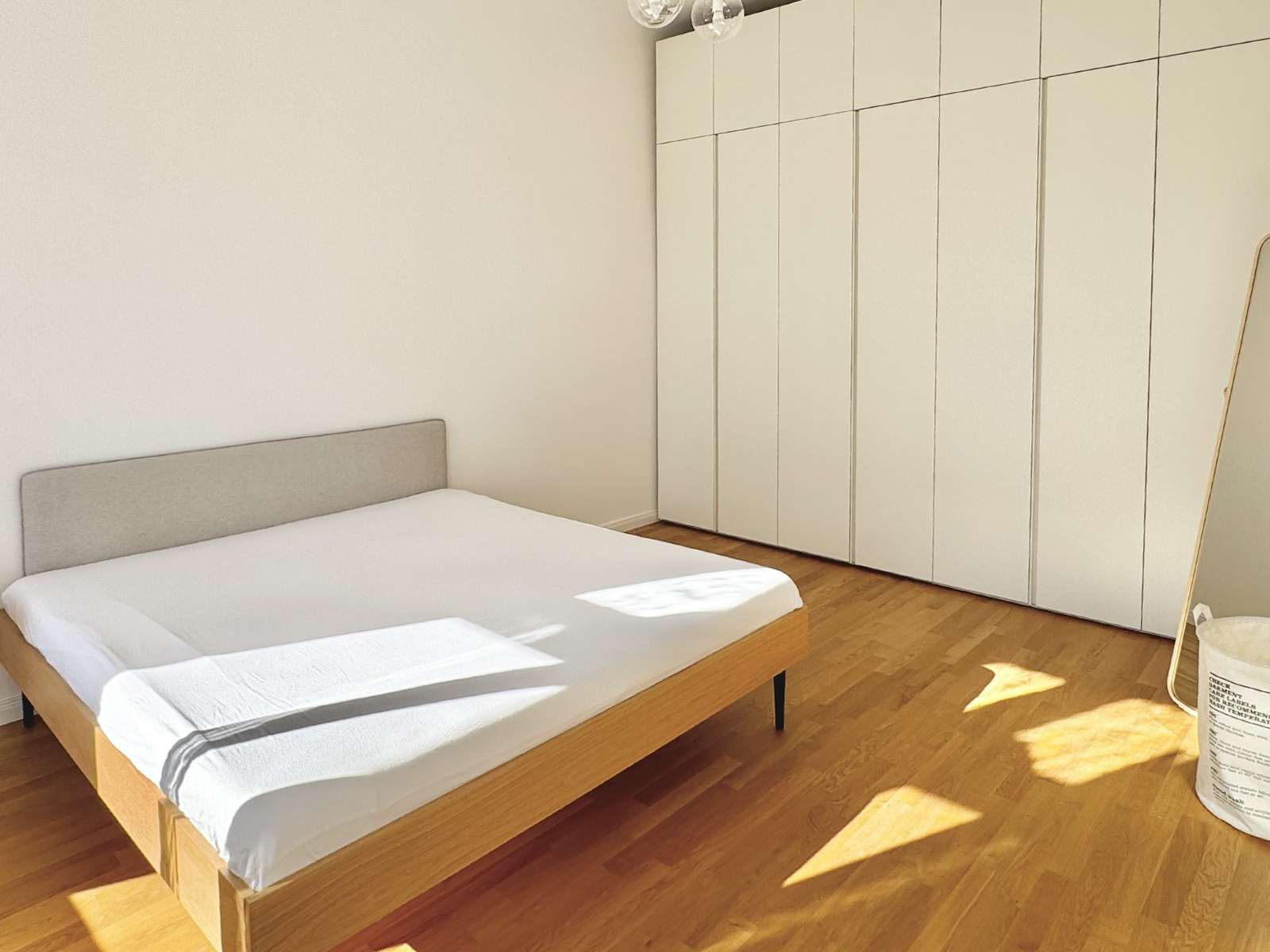 Schlafzimmer mit Einbauschrank