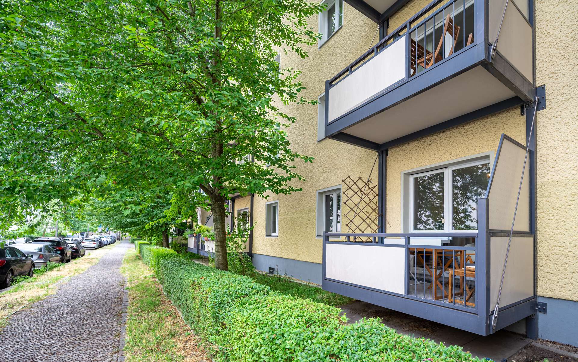 Grou00dfer Balkon mit Su00fcdost-Ausrichtung