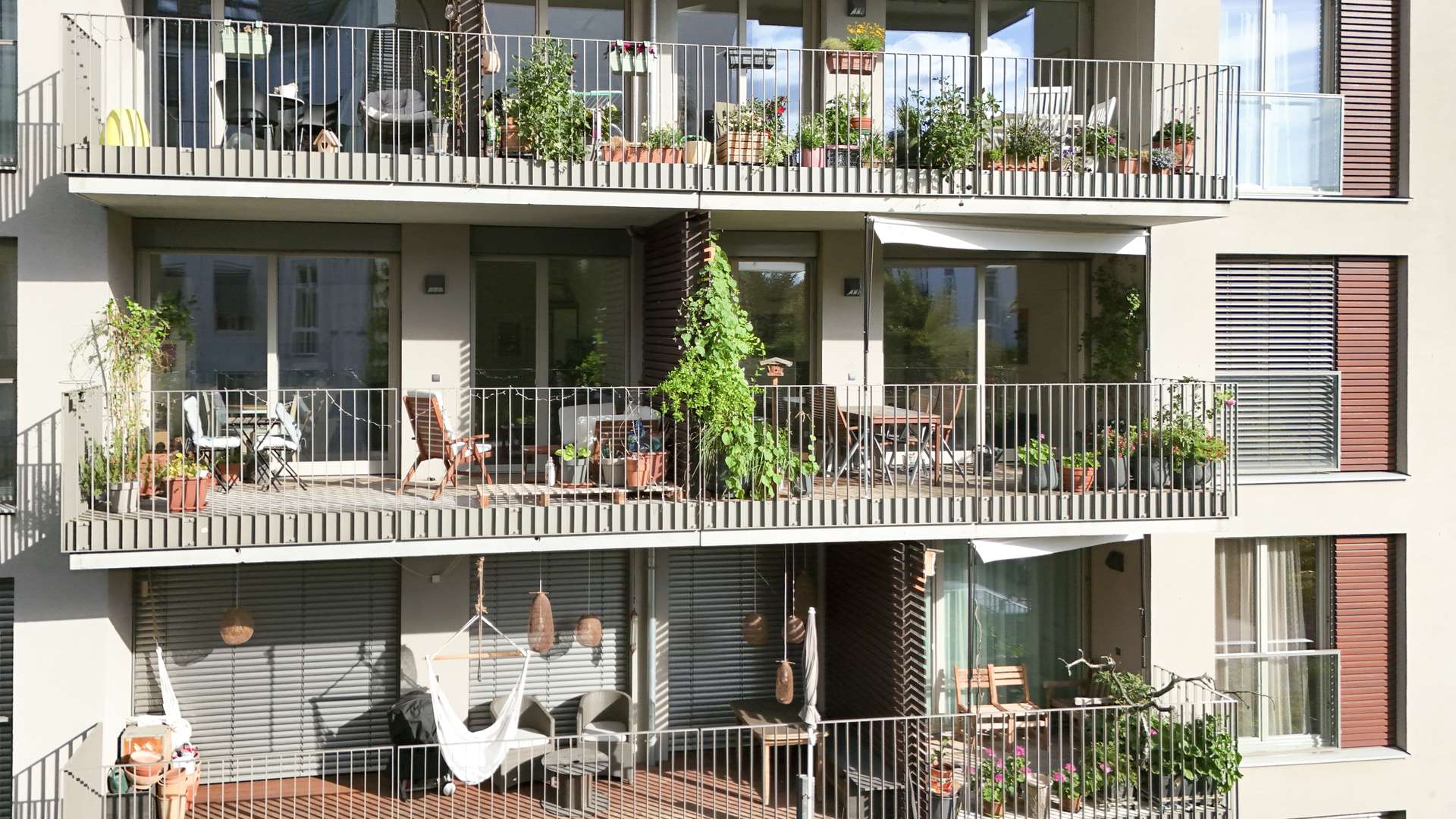 Auu00dfenansicht Balkon