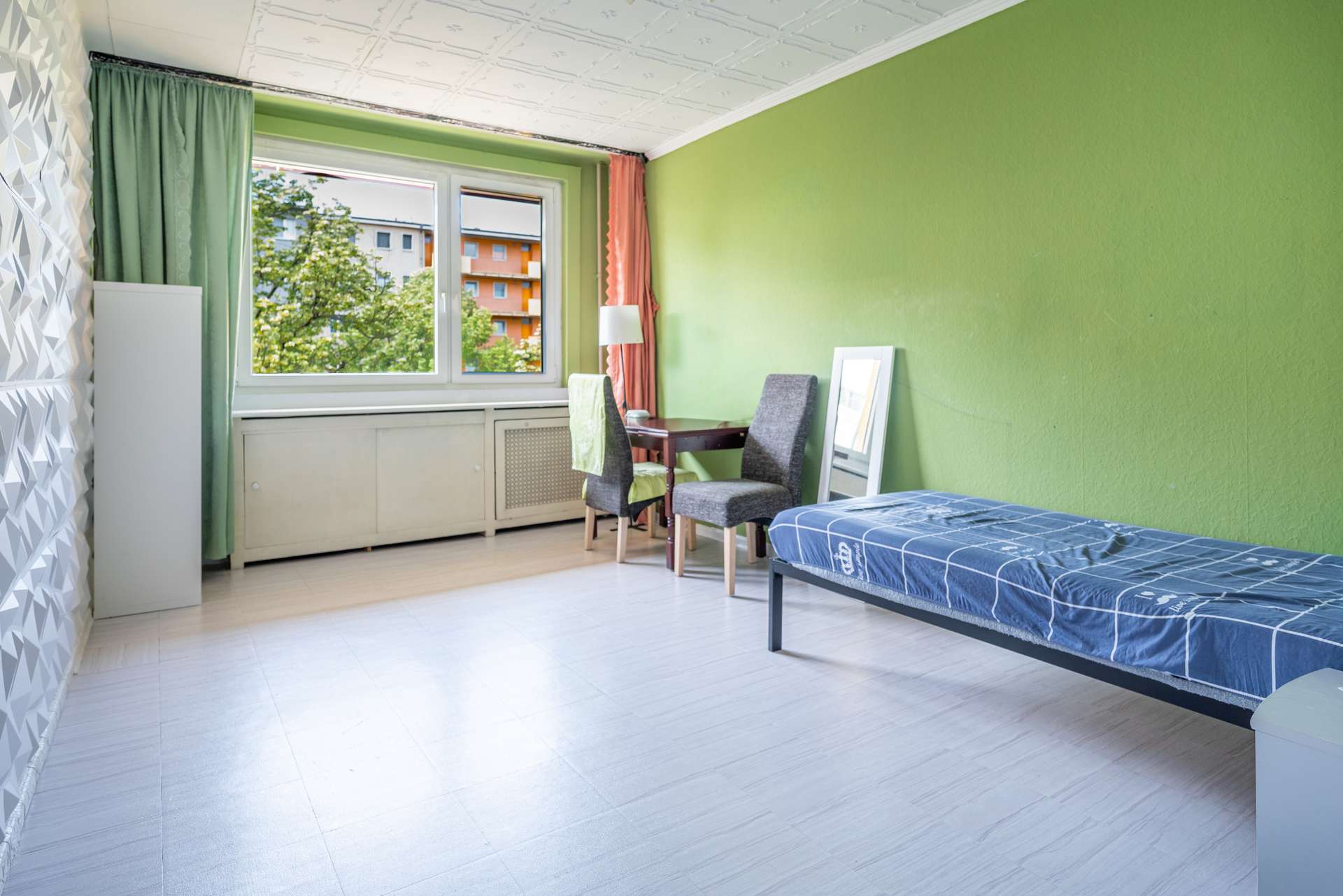Schlafzimmer 1
