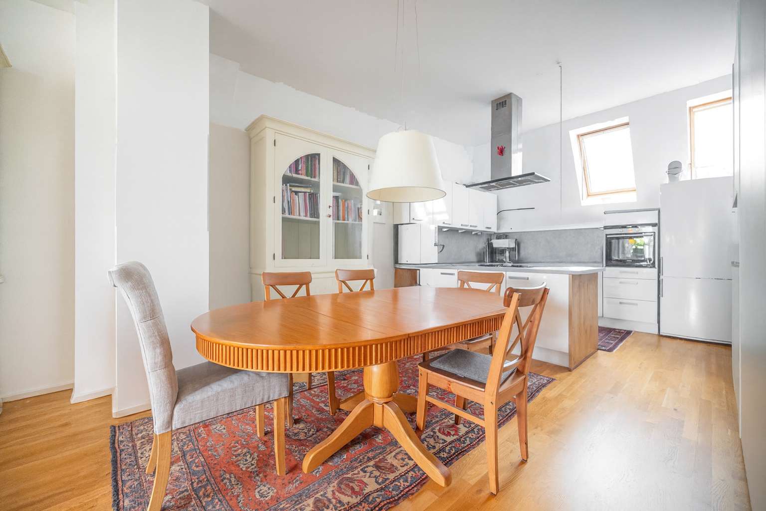 Esszimmer mit offener Ku00fcche