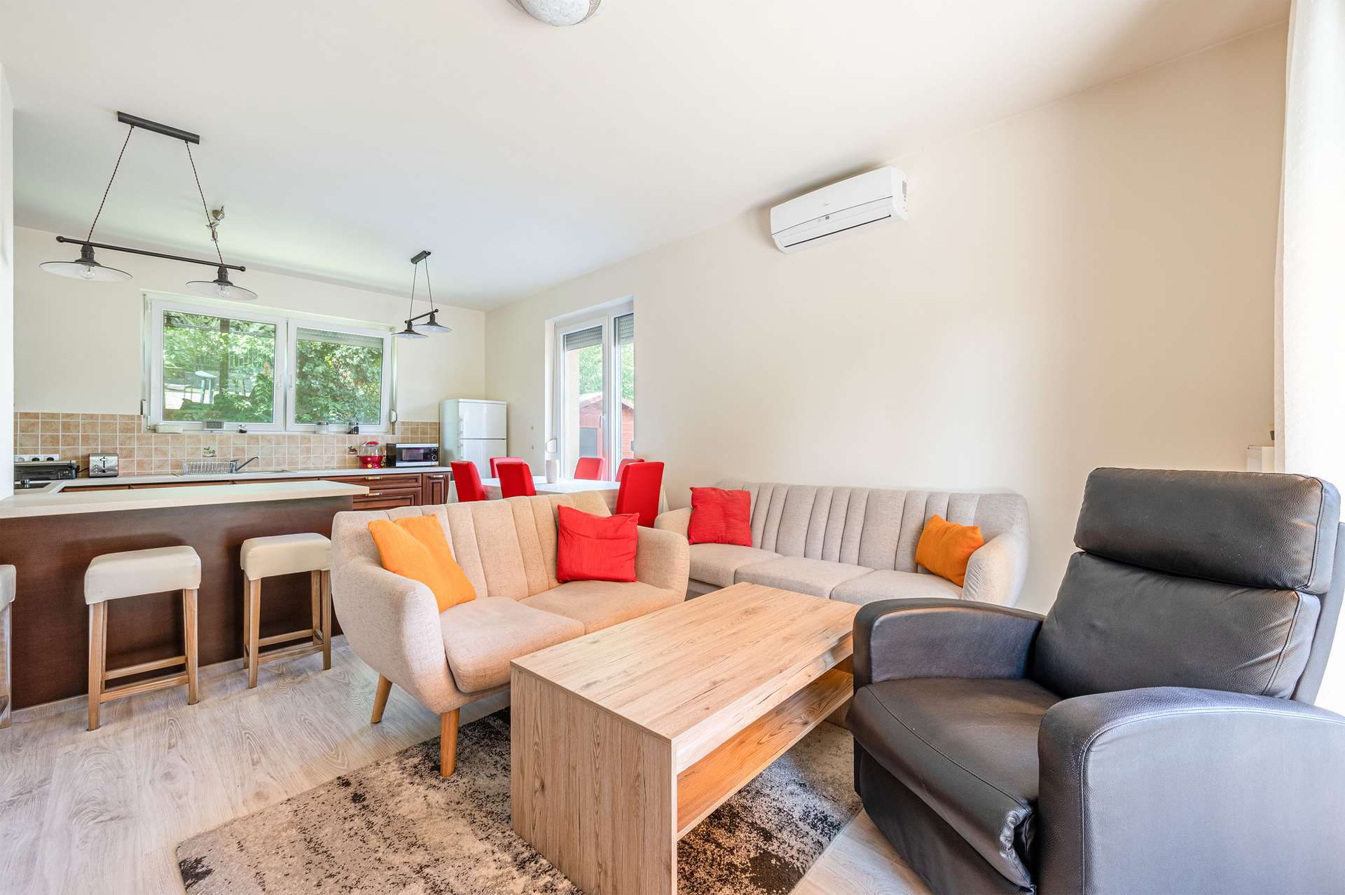 4 room Ház For Eladó in Veresegyház, Pest - 2