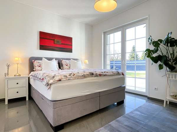 Schlafzimmer 1