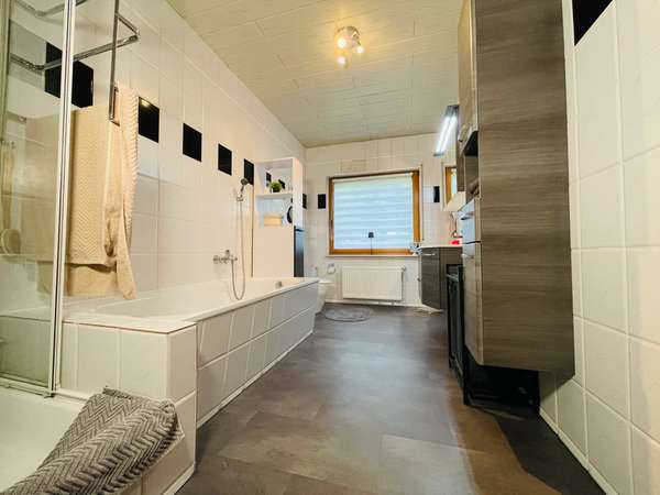 Badezimmer EG
