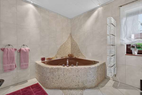 Badezimmer EG
