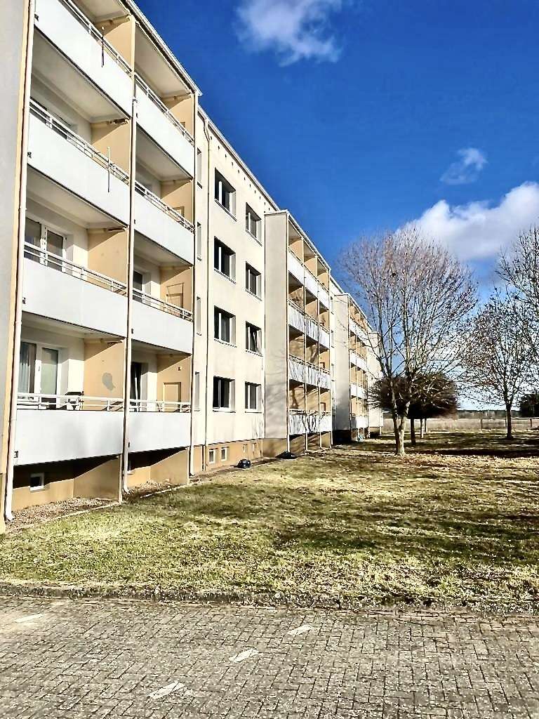 Jetzt einziehen: Attraktive und sofort bezugsfreie Wohnung in Malliß zu vermieten! 2