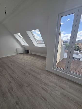Erstbezug nach Ausbau – Moderne 3-Zimmer-Wohnung mit 2 Balkonen, Foto 2