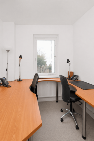 Repräsentatives, voll möbliertes Büro im Nikolaiviertel, Foto 6