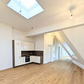 Moderne 2-Zimmer-Dachgeschosswohnung mit Einbauküche | Erstbezug im Herzen von Wilmersdorf