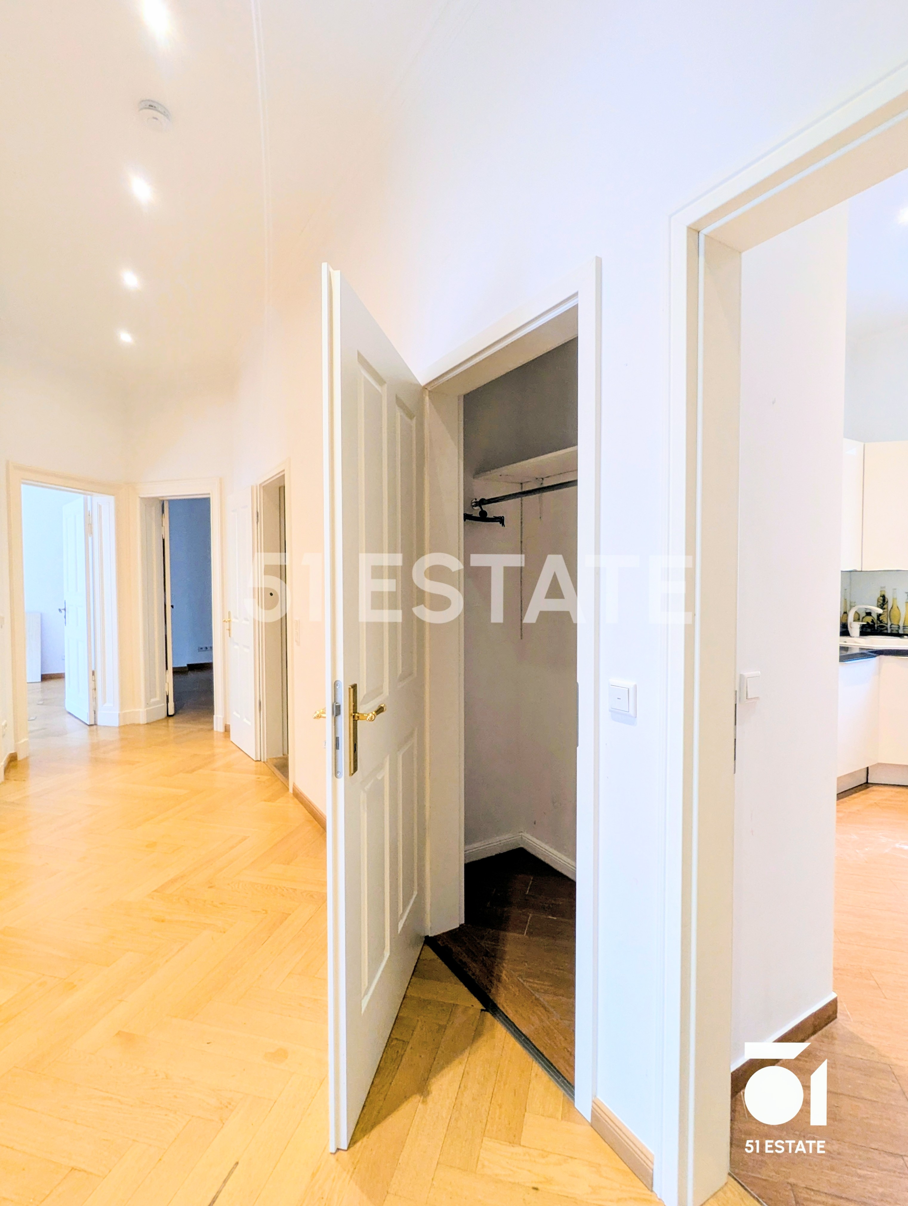 Büro- oder Praxisfläche nahe Kurfürstendamm – 5 Räume auf ca. 155 m²