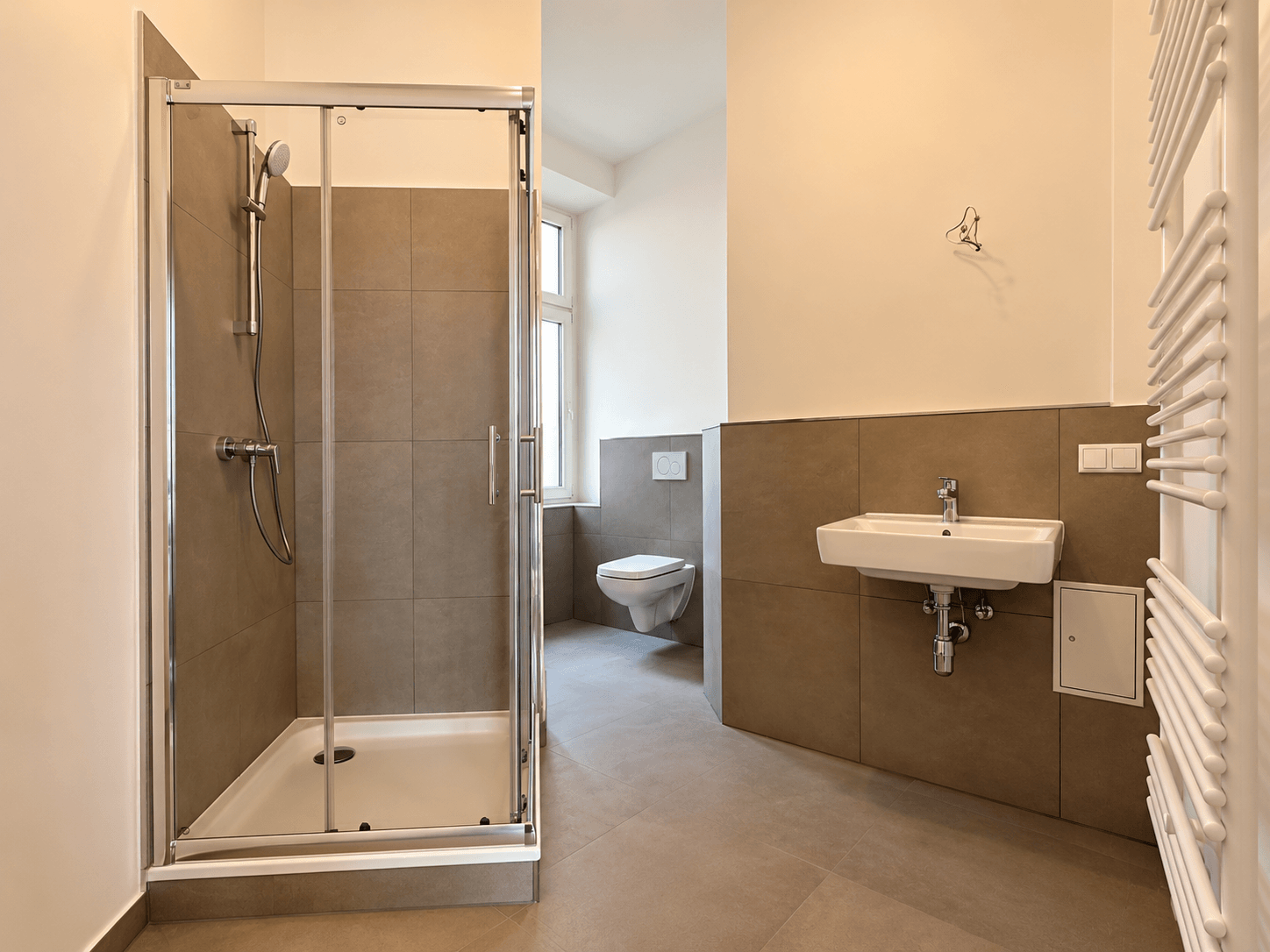 Großzügige-Zwei-Zimmer-Wohnung - H I 2.OG li.