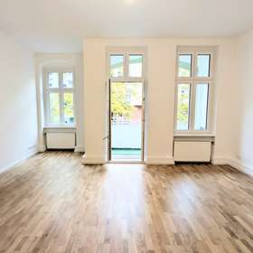 3-Zimmer-Wohnung mit 2 Balkonen | Zentrale Lage nahe Berliner Straße in Berlin-Tegel