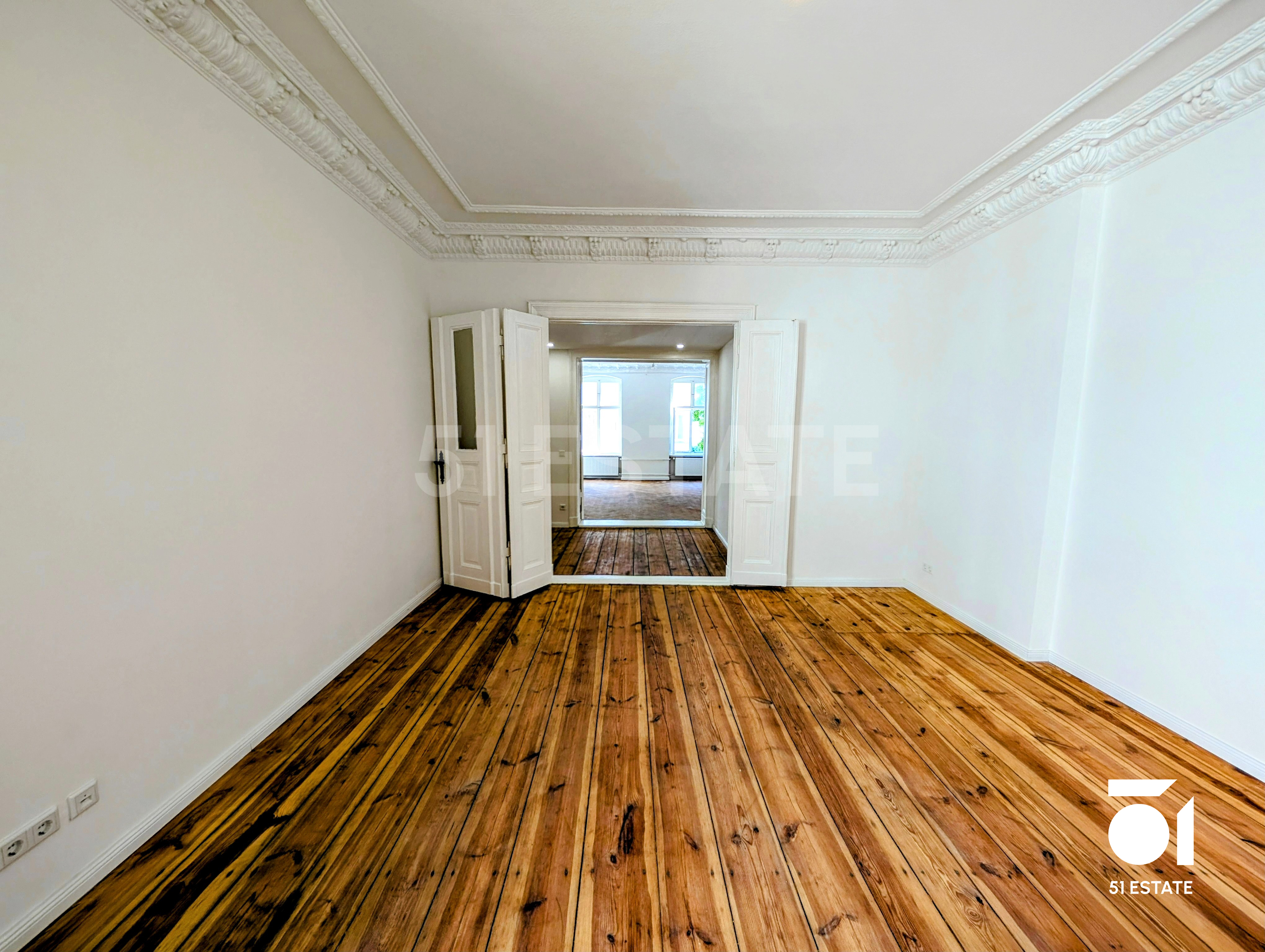 Exklusive Wohnung – 114 m² im 2. OG in der Rathenower Straße!